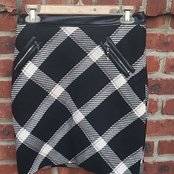 COPY - WHBL plaid skirt - Picture 1 of 7